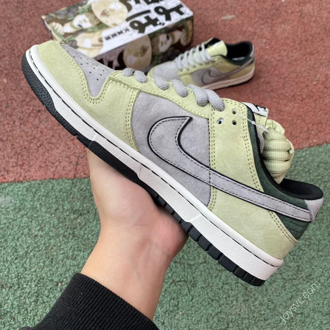 Tomo Katsuhiro x Nike SB Dunk Low 