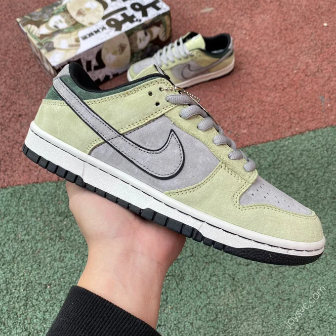 Tomo Katsuhiro x Nike SB Dunk Low 