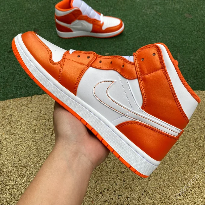 Air Jordan 1 Mid SE White Orange Sneakers DM3531-800