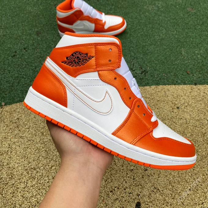 Air Jordan 1 Mid SE White Orange Sneakers DM3531-800