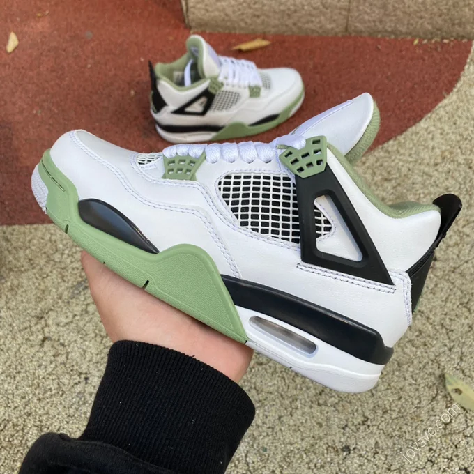 Air Jordan 4 