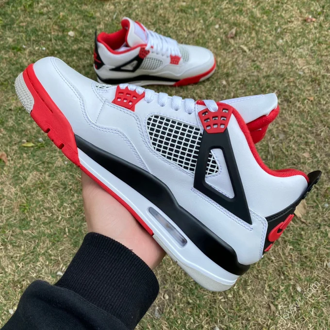 Air Jordan 4 Retro 