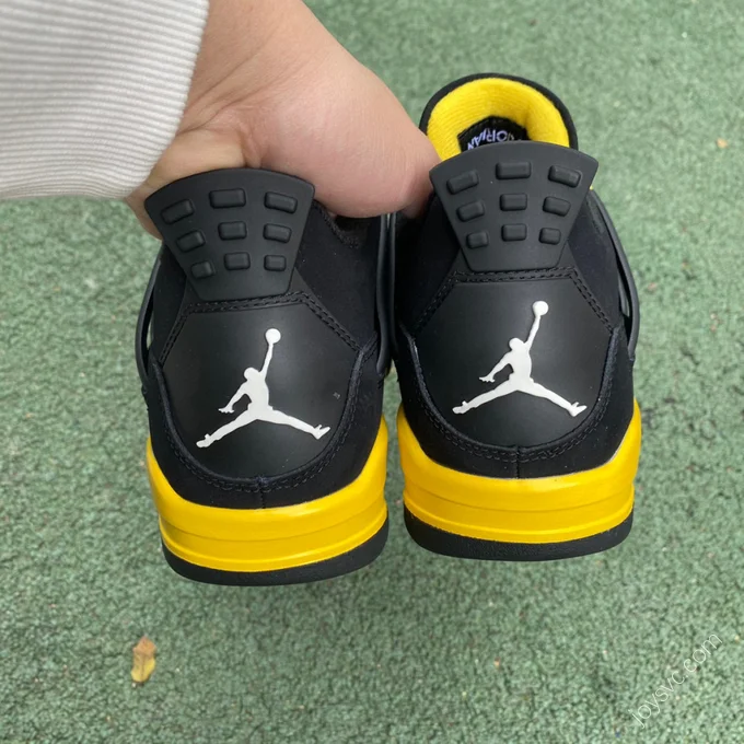 Air Jordan 4 Retro 