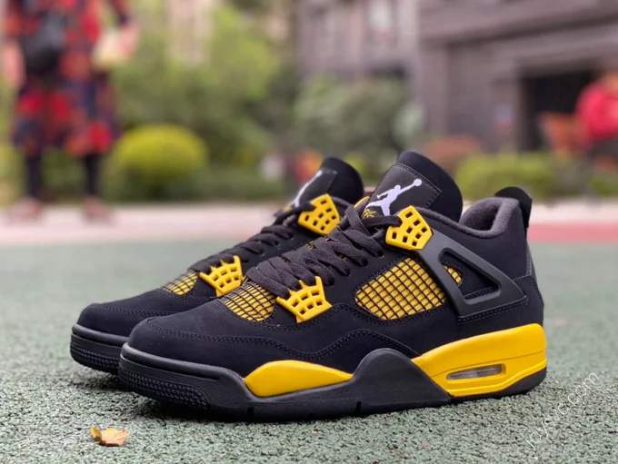 Air Jordan 4 Retro 