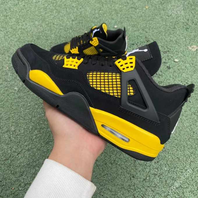 Air Jordan 4 Retro 