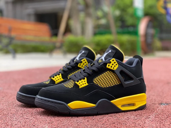 Air Jordan 4 Retro 