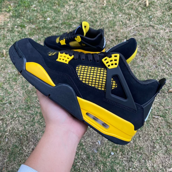 Air Jordan 4 Retro 