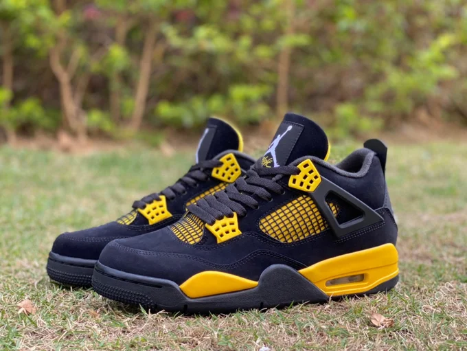 Air Jordan 4 Retro 