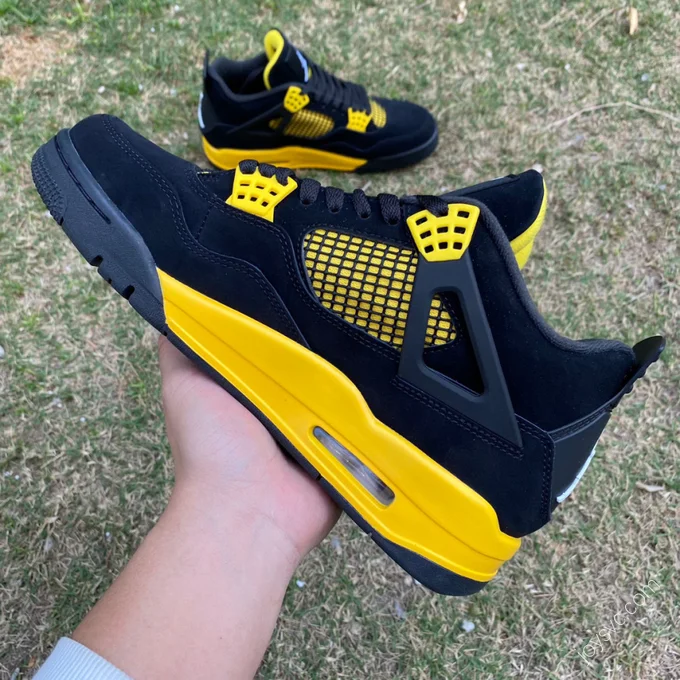 Air Jordan 4 Retro 