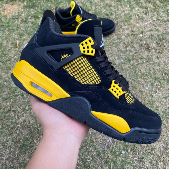 Air Jordan 4 Retro 