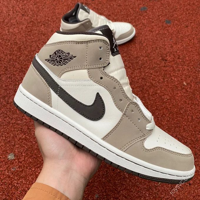 Air Jordan 1 Mid 