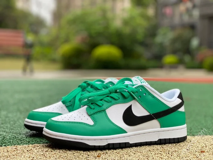 Nike Dunk Low SE 