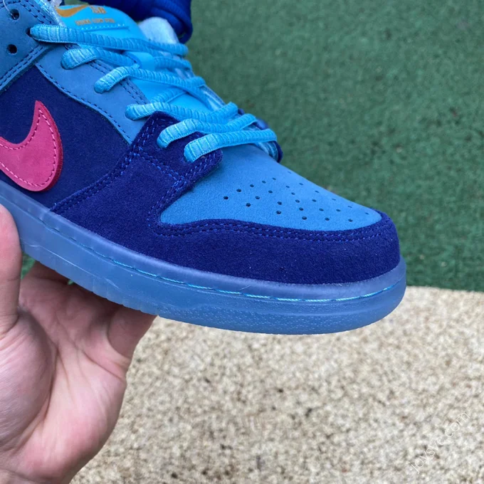 Run The Jewels x Nike SB Dunk Low 