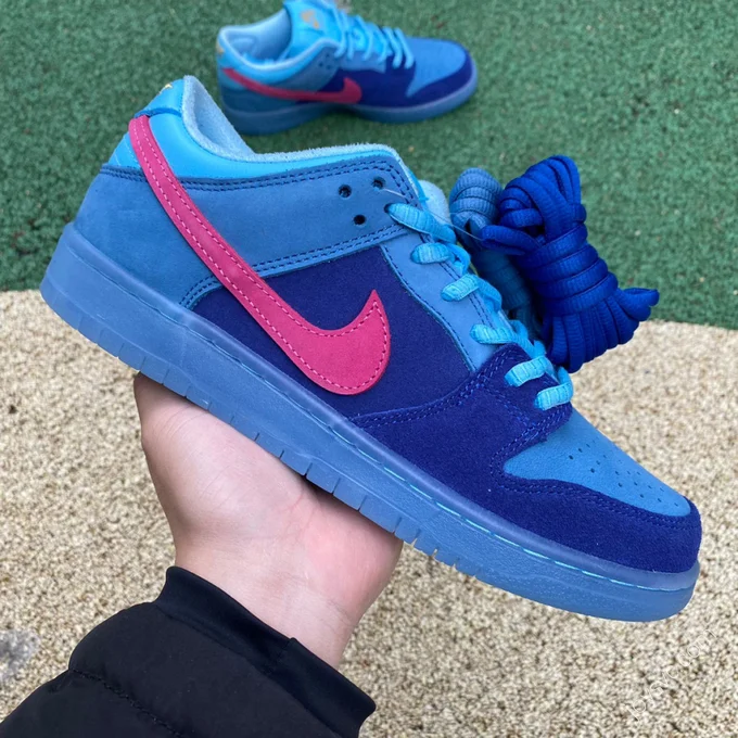 Run The Jewels x Nike SB Dunk Low 