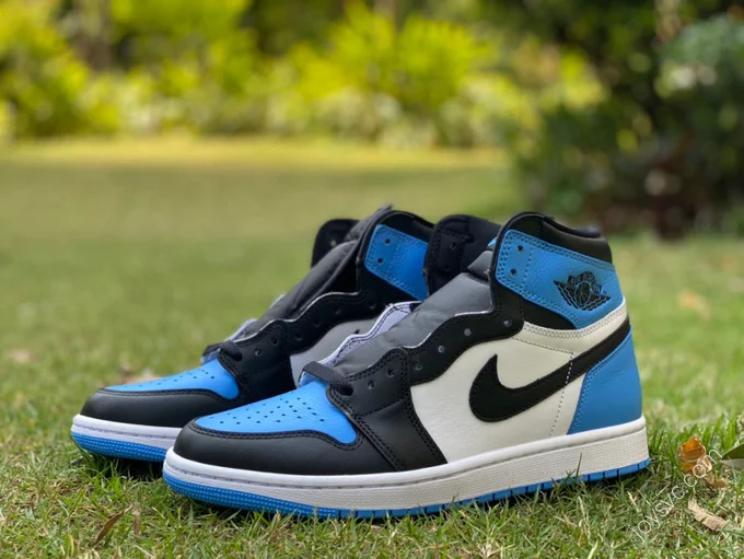 Air Jordan 1 University Blue Black DZ5485-400