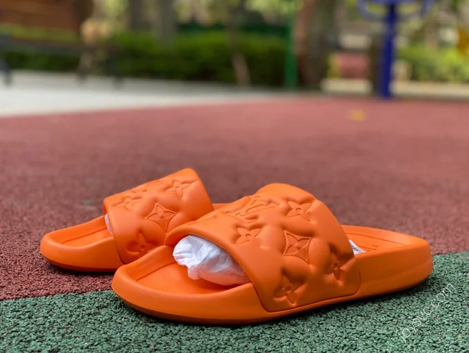 LOUIS VUITTON WATERFRONT Slides Orange