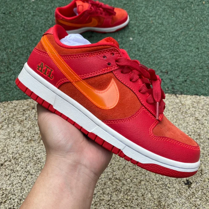 Nike Dunk Low 