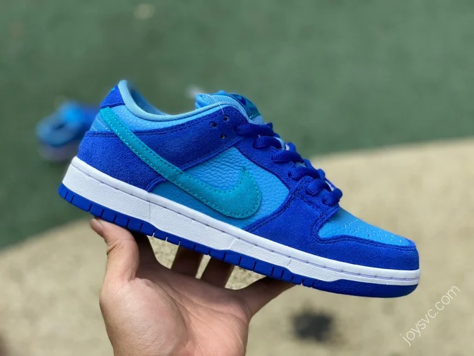 Nike SB Dunk Low 