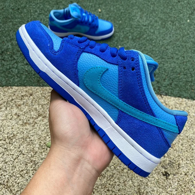 Nike SB Dunk Low 