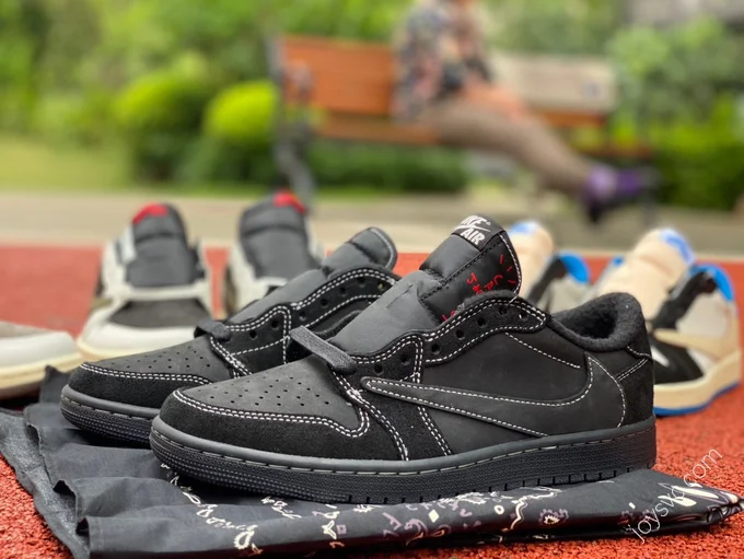 Travis Scott x Air Jordan 1 Low Black Phantom DM7