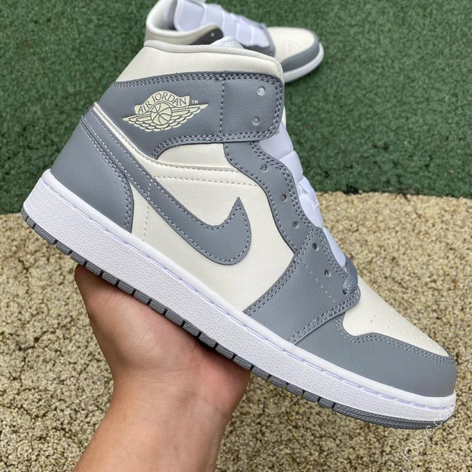 Air Jordan 1 Mid Grey White Sneakers BQ6472-115