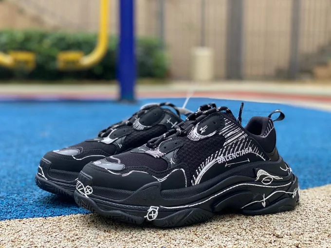 Balenciaga Triple S Black