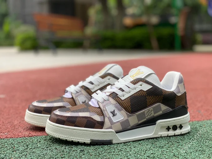 LOUIS VUITTON Trainer Brown