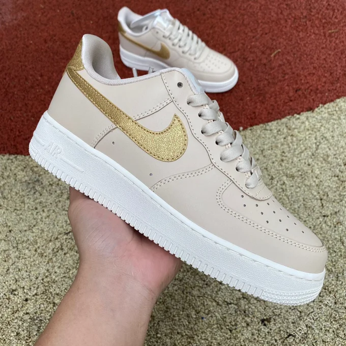 Nike Air Force 1 Light Yellow DQ7569-102