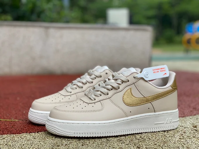 Nike Air Force 1 Light Yellow DQ7569-102