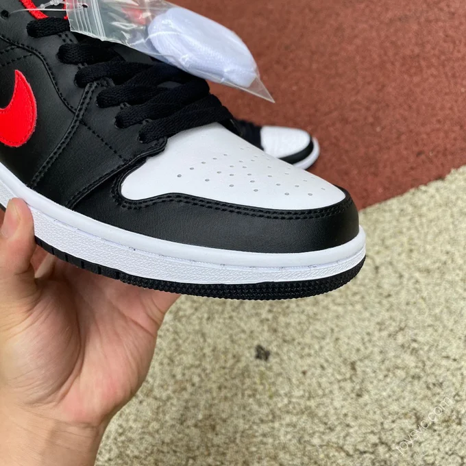 Air Jordan 1 Low Black Red Toe Low-Top Sneaker 553558-063