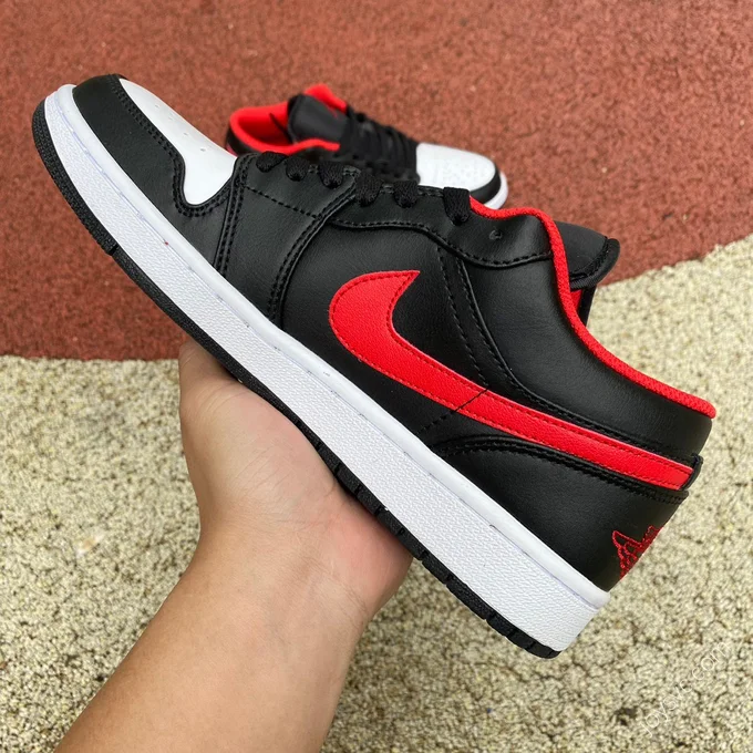 Air Jordan 1 Low Black Red Toe Low-Top Sneaker 553558-063