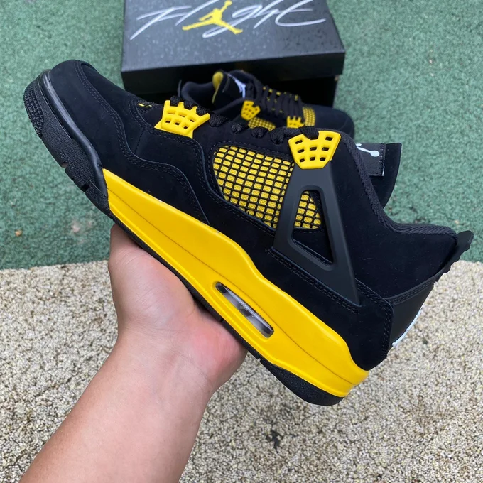 Air Jordan 4 Retro 