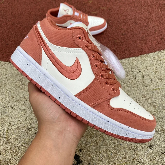 Air Jordan 1 Low SE 