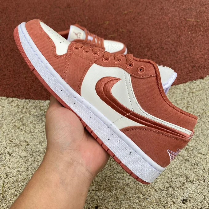 Air Jordan 1 Low SE 