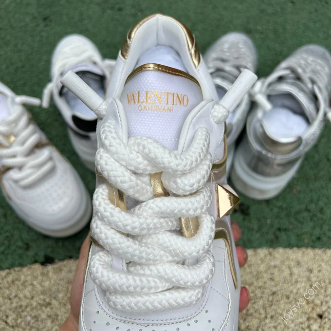 Valentino One Stud Gold White