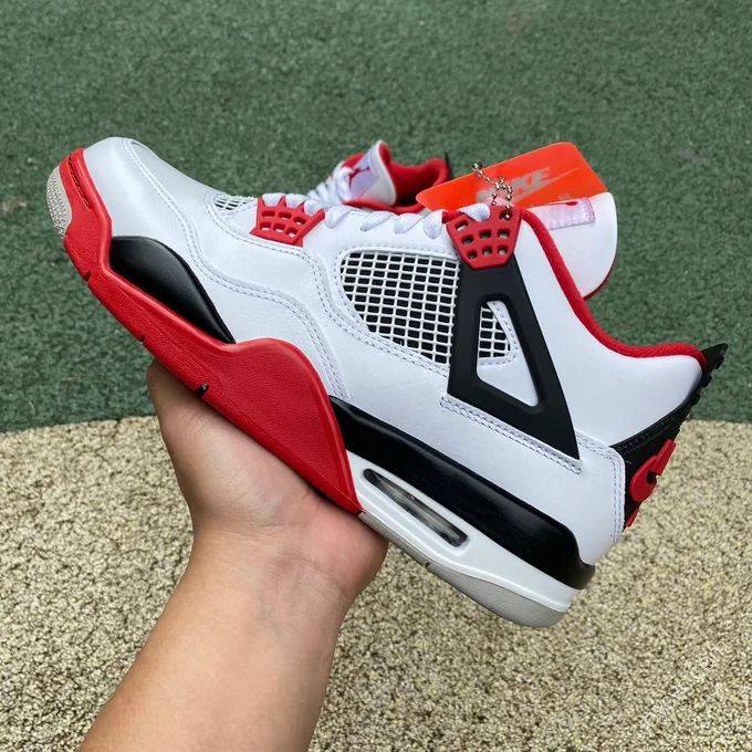 Air Jordan 4 Retro 