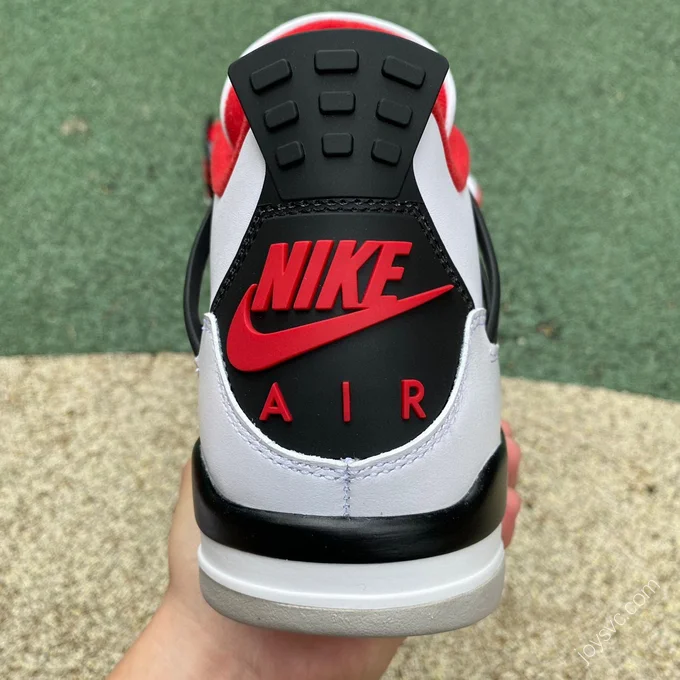 Air Jordan 4 Retro 