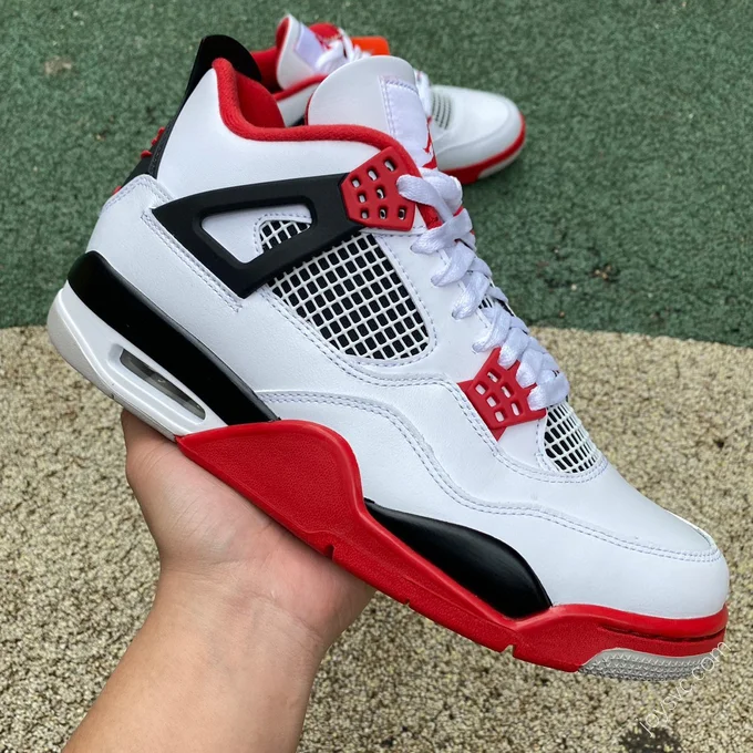 Air Jordan 4 Retro 