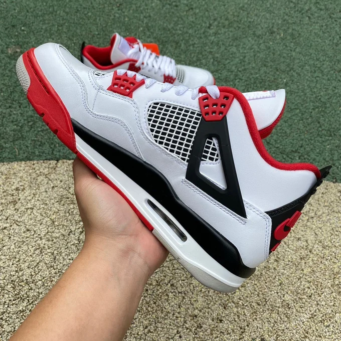 Air Jordan 4 Retro 