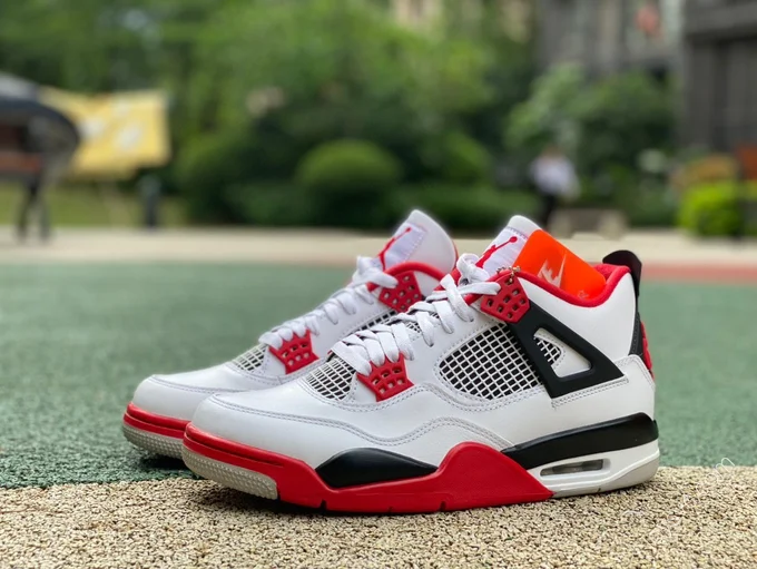 Air Jordan 4 Retro 