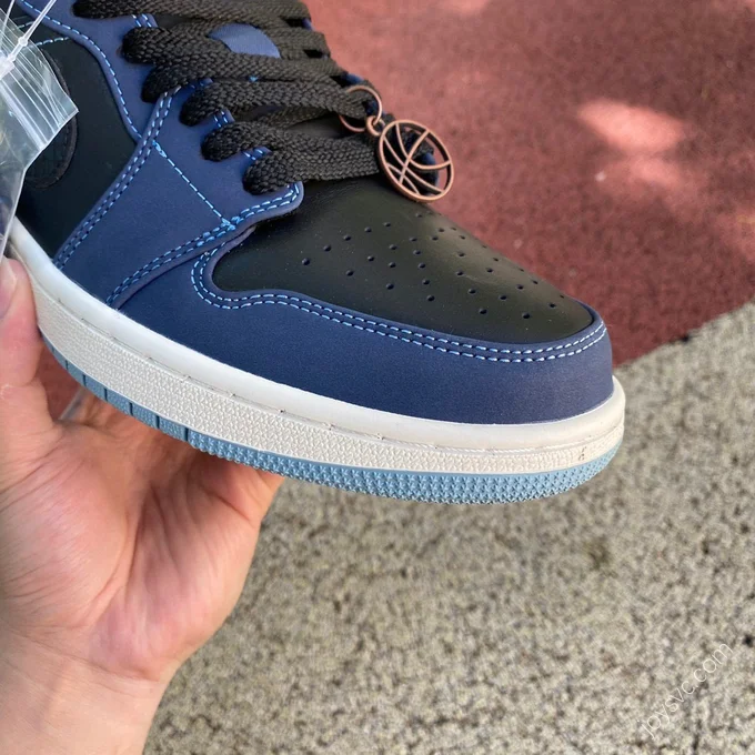 Air Jordan 1 Low 