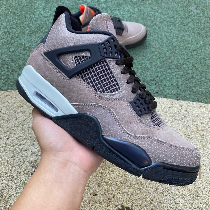 Air Jordan 4 