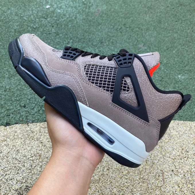 Air Jordan 4 