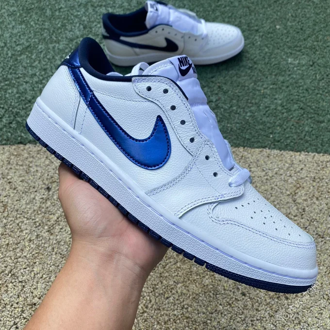 Air Jordan 1 Low OG Midnight Blue 705329-106