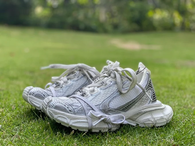 Balenciaga 3XL Silver White