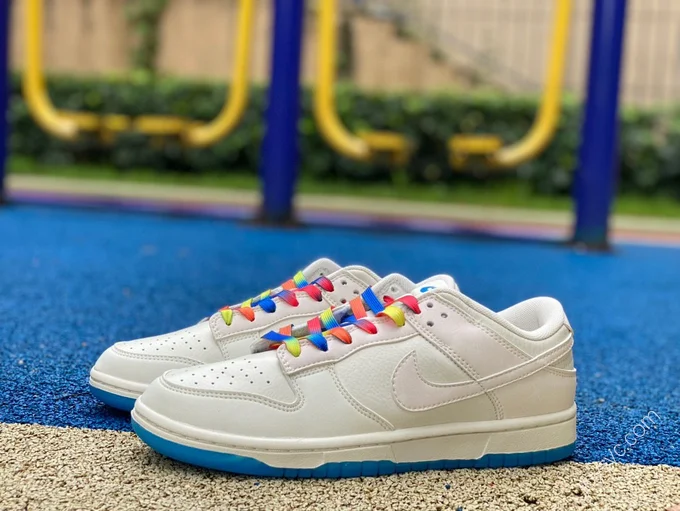 Nike Dunk Low 