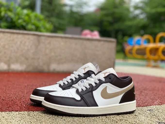 Air Jordan 1 Low White Brown Sneakers DC0774-200