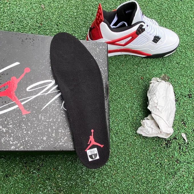 Air Jordan 4 