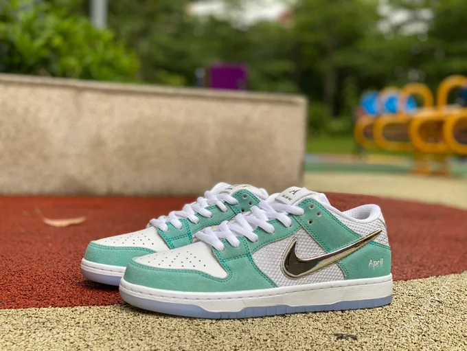 APRIL SKATEBOARDS x Nike SB Dunk Low White Green FD2562-400