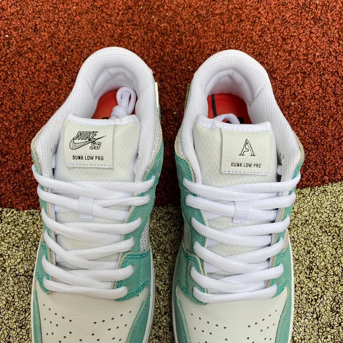 APRIL SKATEBOARDS x Nike SB Dunk Low White Green FD2562-400